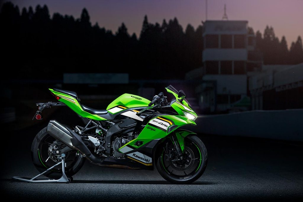 カワサキ Ninja ZX-4R、2025年モデル予約開始！カラーチェンジで