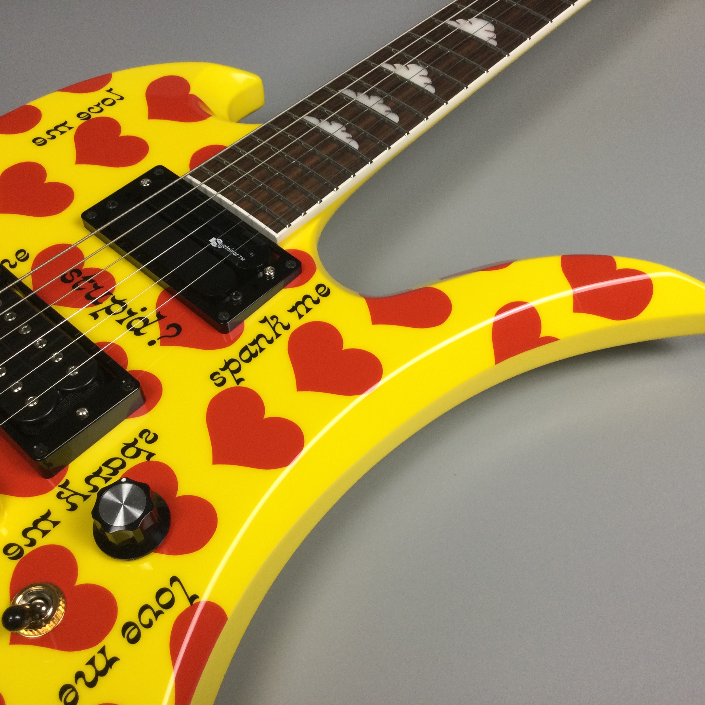 入荷情報】hideモデル Bunny MG-420S 受注生産品が入荷！｜島村楽器