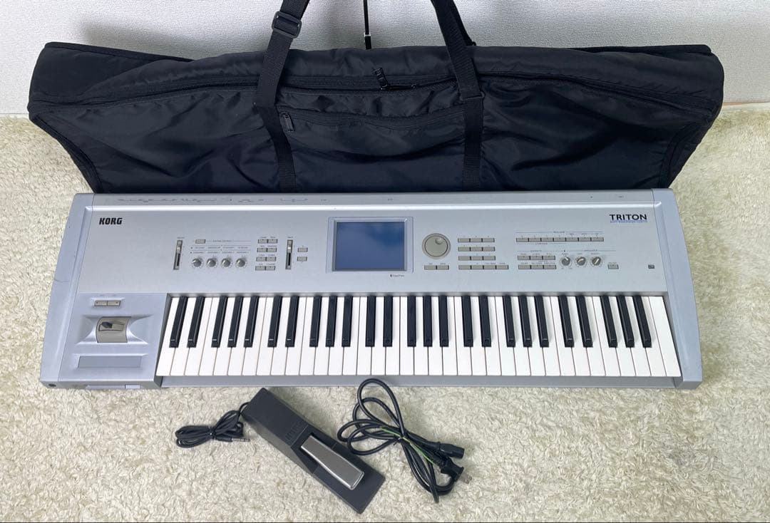 KORG TRITON シンセサイザー 61鍵 ソフトケース付 KORG TRITON