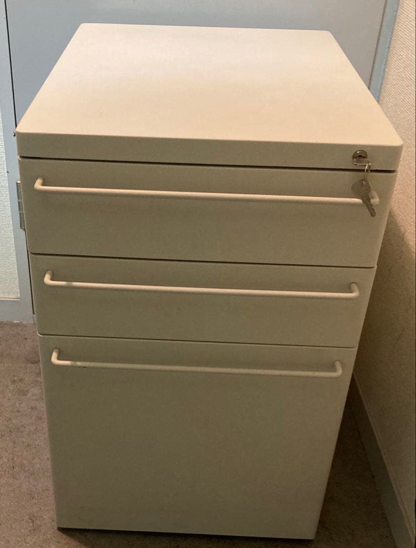 超おしゃれ　テーブル　伊勢丹購入　無印良品 デスクワゴン　廃番品　超貴重　鍵付