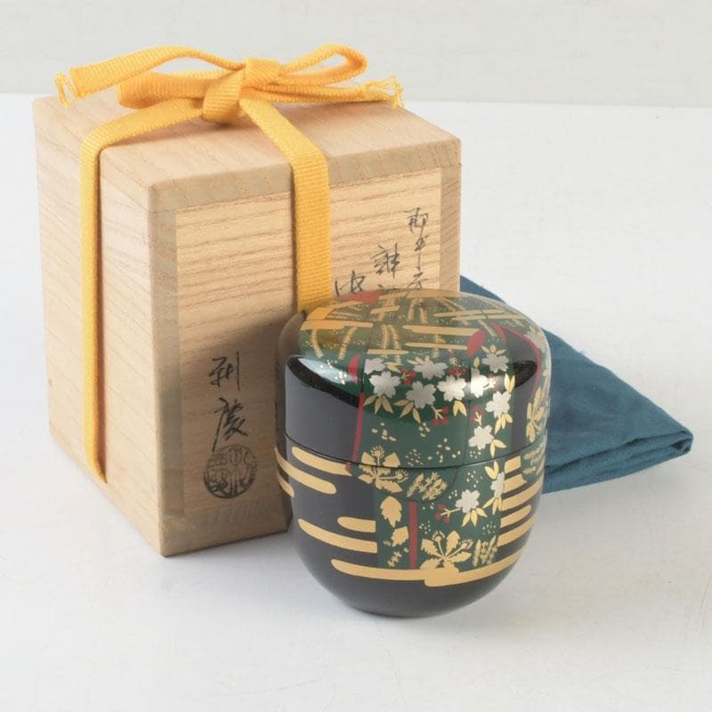 茶道具　加賀蒔絵師　岩倉利慶作　即中斎好写　誰袖蒔絵　中棗　共箱　V　9728 茶道具 加賀蒔絵師 岩倉利慶作 即中斎好写 誰袖蒔絵 中