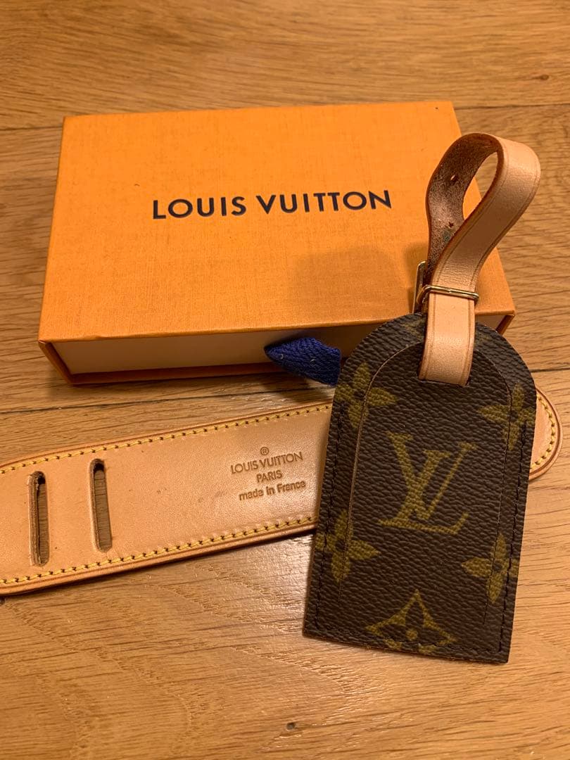 【極美品】LOUIS VUITTON レザー ネームタグ＆ショルダーパッド 極美品】LOUIS VUITTON レザー ネームタグ＆ショルダーパッド